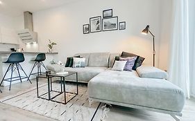 Modernes Trierer CityLoft mit großem Balkon